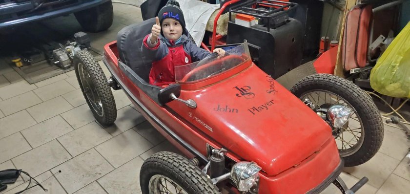 Автомобиль из мотоциклетной люльки