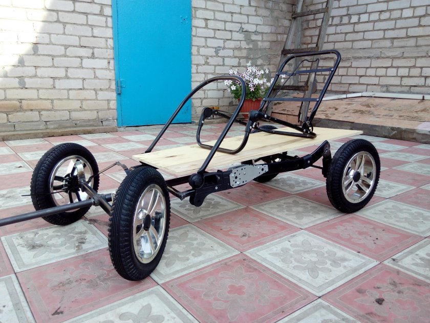 Электромобиль из коляски мотоцикла