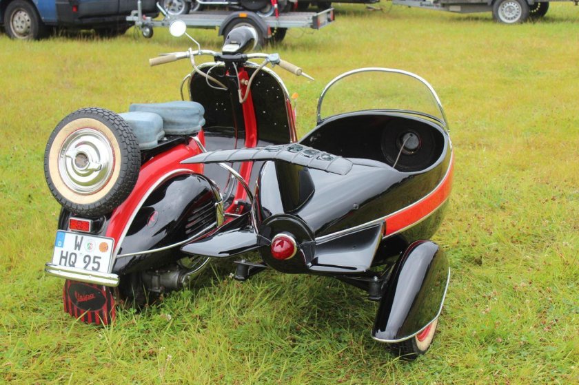 Веспа с люлькой