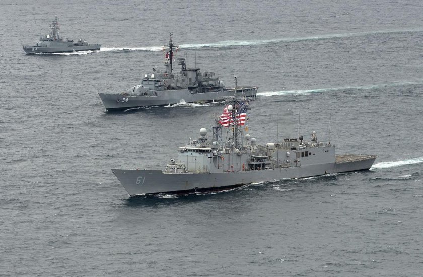 USS Ingraham (FFG-61)