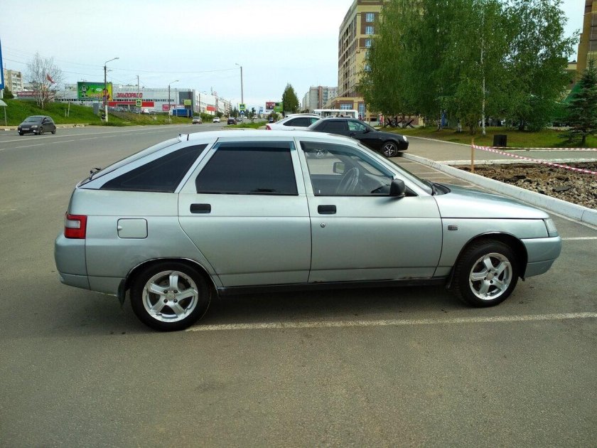 Серебристая Ива ВАЗ 2110