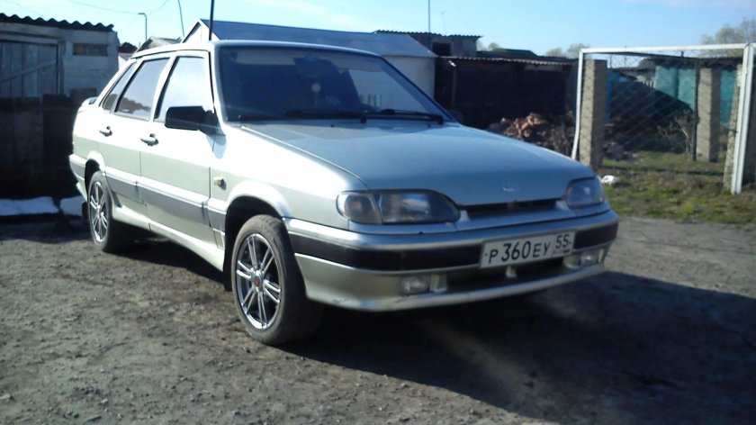 ВАЗ 2115 серебристая Ива