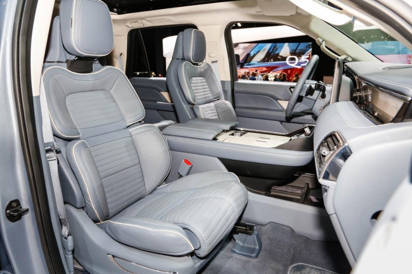 Lincoln Navigator 2023 салон