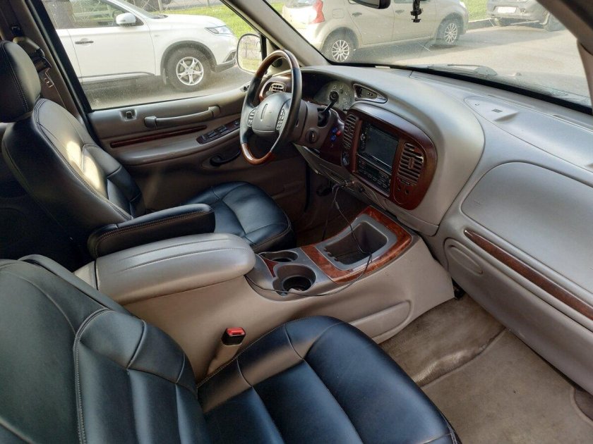 Lincoln Navigator 2002 салон