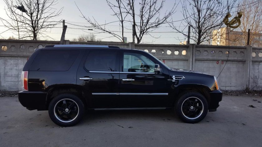 Cadillac Escalade r20