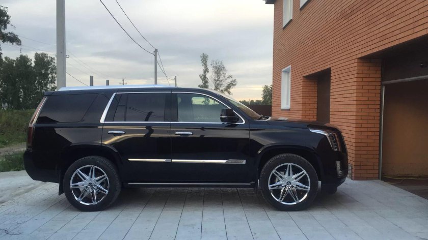 Cadillac Escalade r20