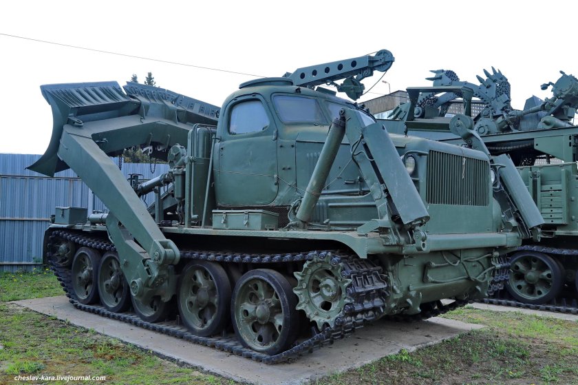 Траншейная машина БТМ-3