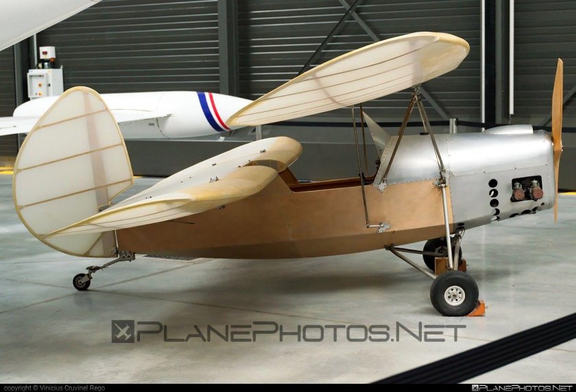 Самолет HM 293