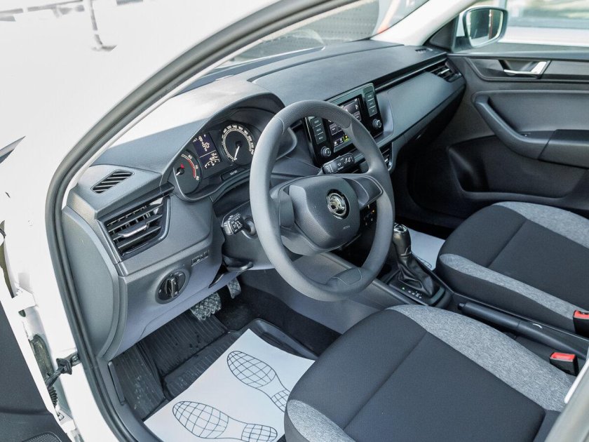 Шкода рапид 2021 комплектация актив