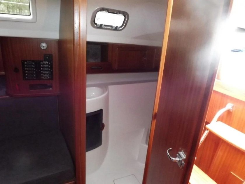 Парусная яхта beneteau oceanis 34.1