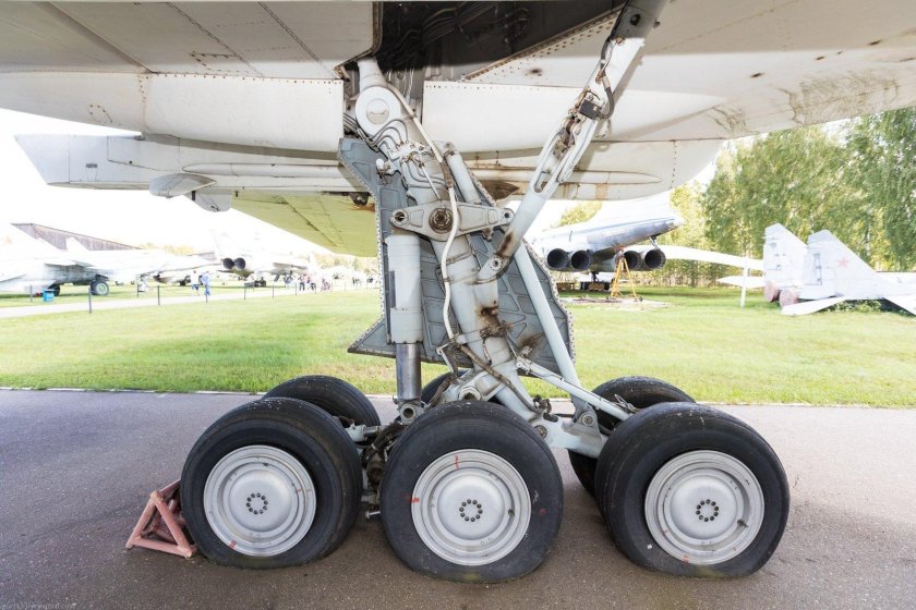 Шасси ту 22м3