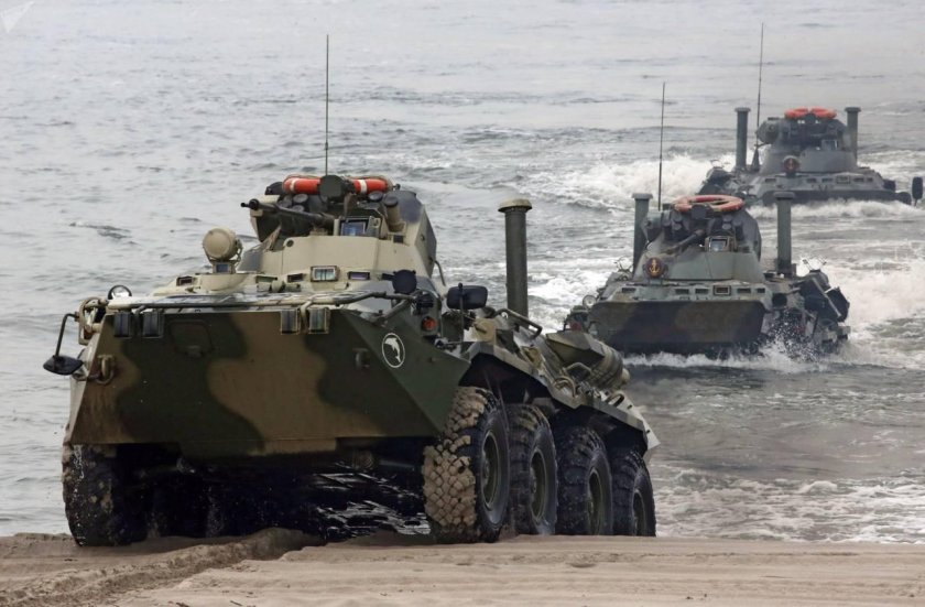 БТР 82 морской пехоты России