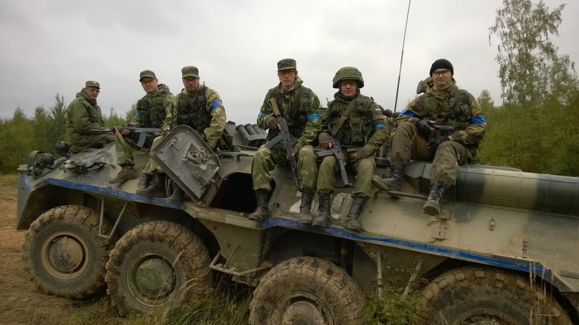 БТР-80 С десантом на броне