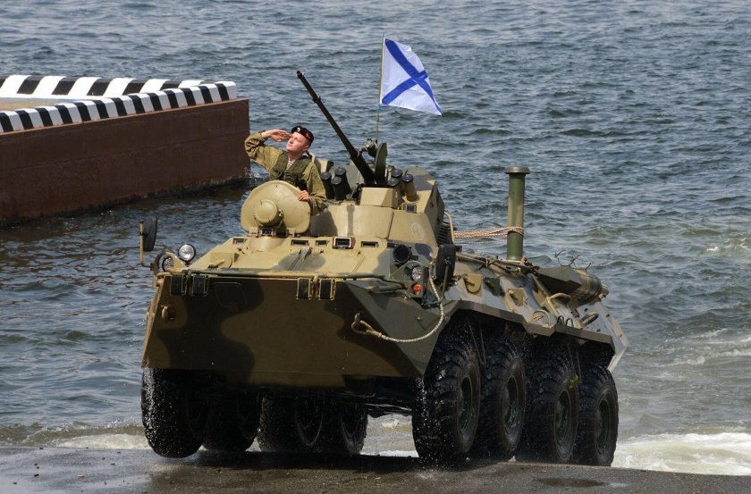 БТР 82 А морской пехоты