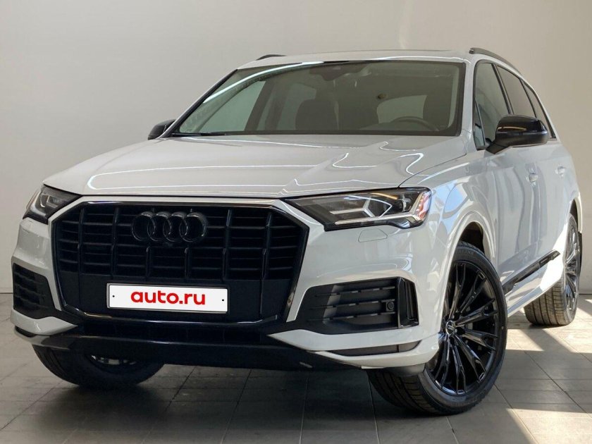 Машина audi q 7