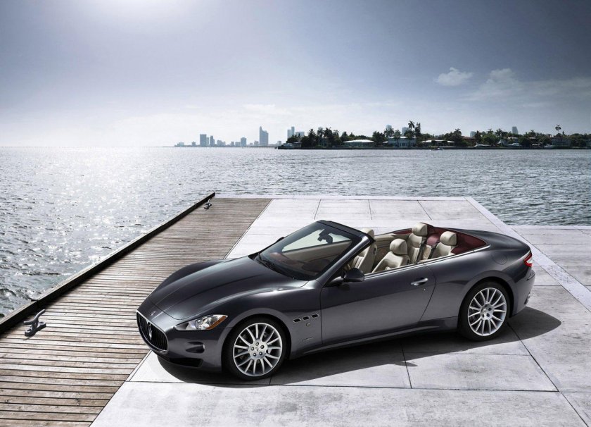 Maserati grancabrio 2010