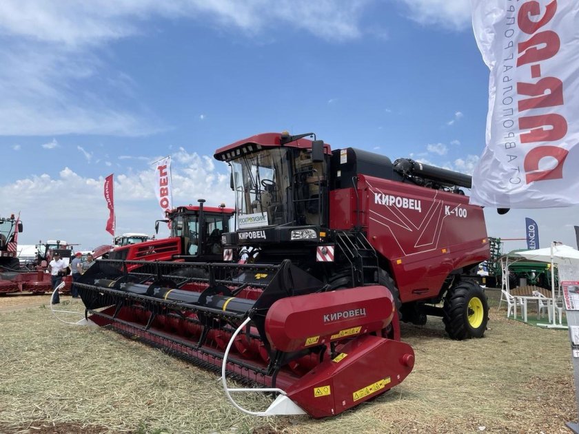 Комбайн кировец