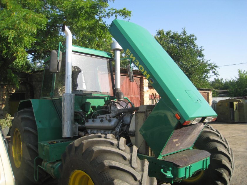 Трактор Бизон