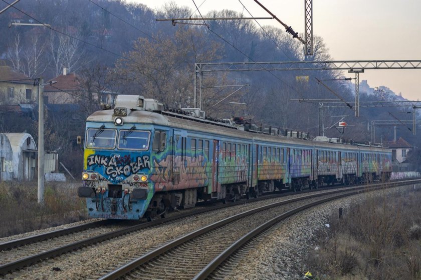 Локомотив поезд