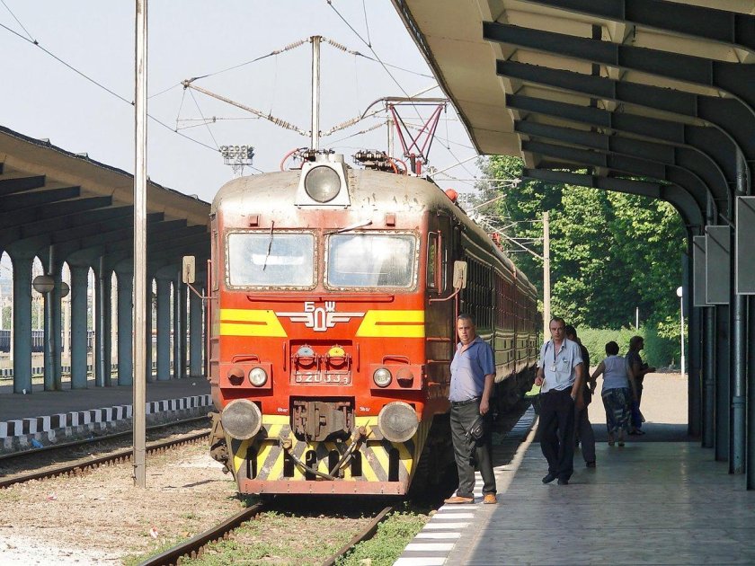 Эр25 электропоезд