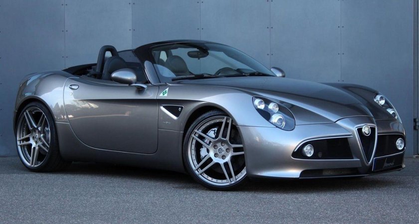 Альфа Ромео кабриолет