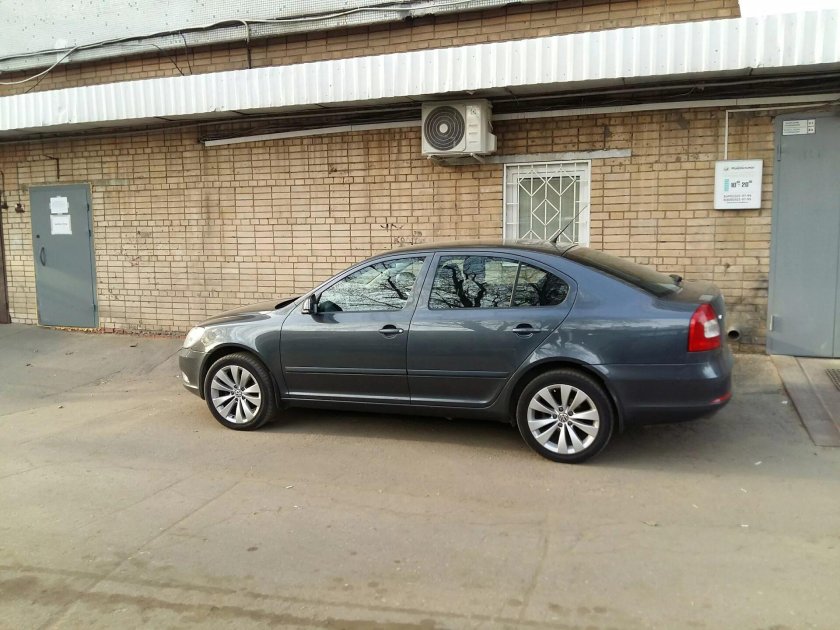 Октавия а5 мокрый асфальт