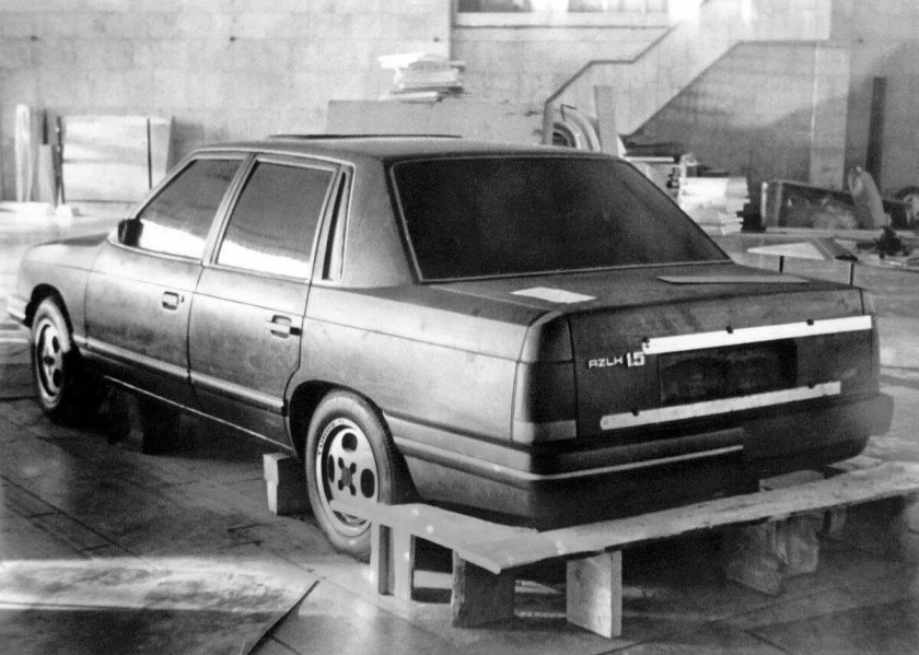 АЗЛК-2142 «Москвич»