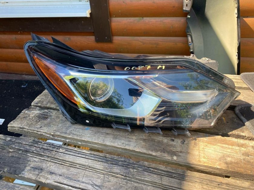 Фара правая для