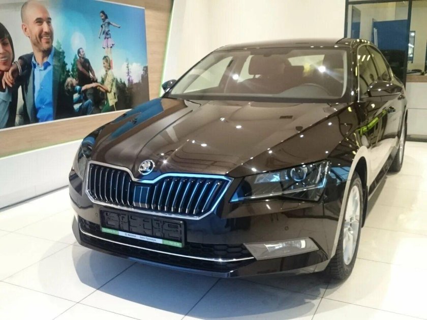 Superb Skoda лифтбек 2018г