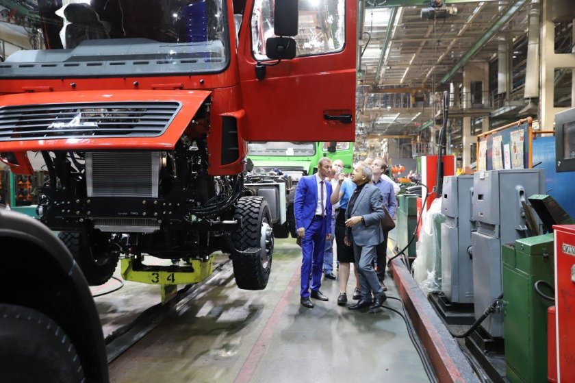 БЕЛАВТОМАЗ логотип 1000х1000