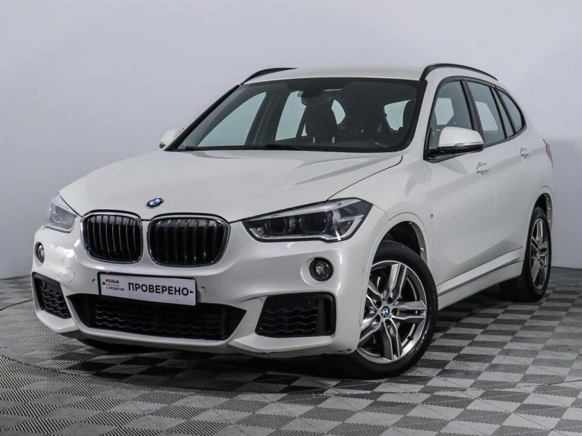 Машина БМВ белая большая