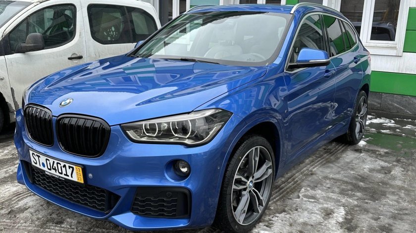 БМВ Икс 1 2019