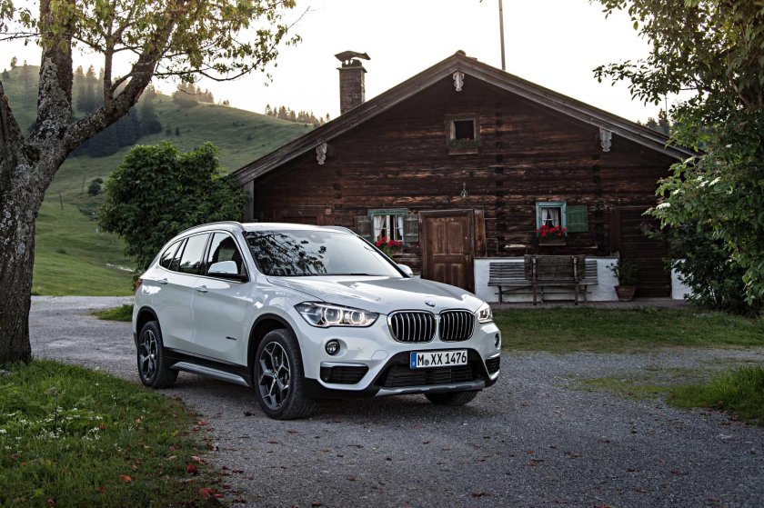 БМВ x1 2021