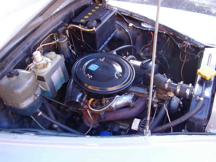 ЗМЗ 402 моторный отсек