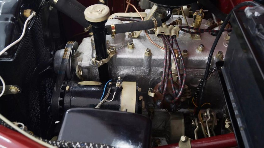 ГАЗ м20 победа моторный отсек