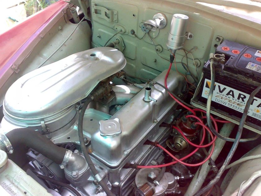 ГАЗ м20 победа моторный отсек