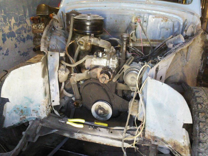 ГАЗ м20 победа моторный отсек