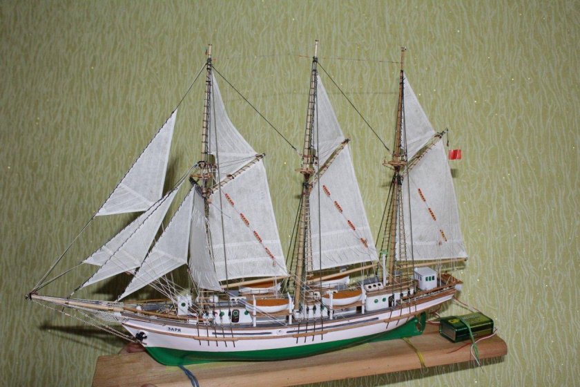 Шхуна Заря Толля