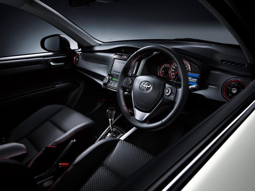 Toyota corolla axio 2017 салон
