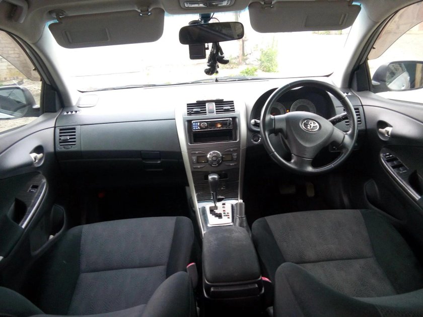 Toyota Corolla Fielder 2008 салон