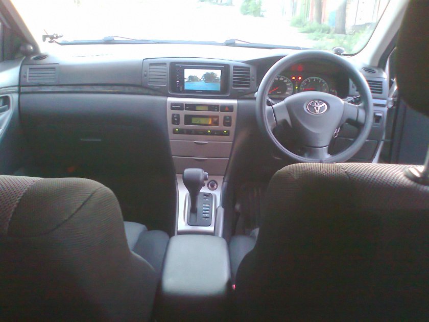 Toyota Fielder 2000 салон