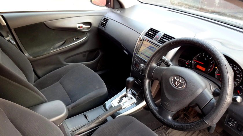 Toyota Corolla Fielder салон