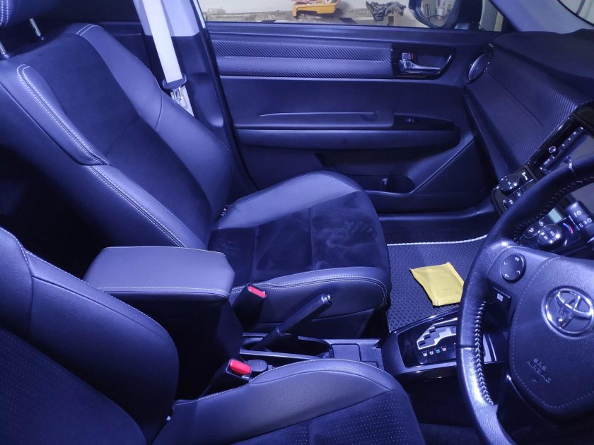 Corolla Fielder 160 салон