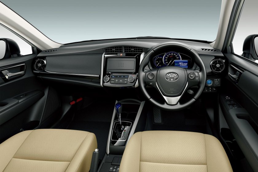 Toyota Corolla Axio 2017 салон