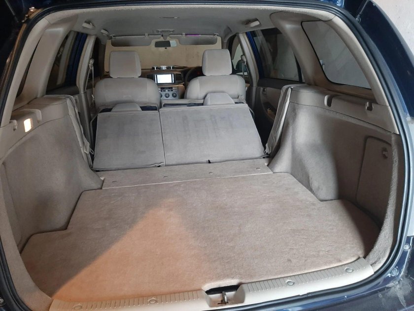 Тойота Королла Филдер салон ровный пол