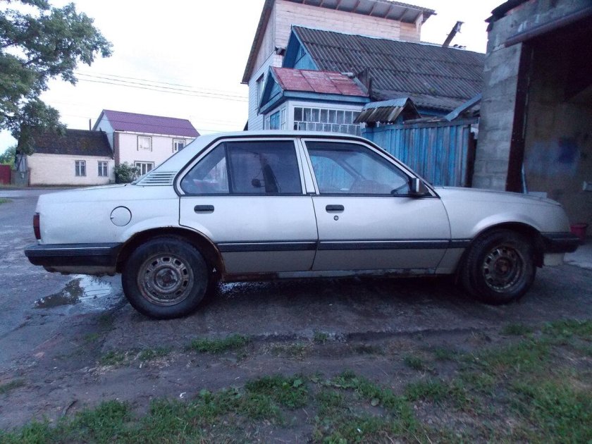 Опель Аскона 1.6 1987 хэтчбек