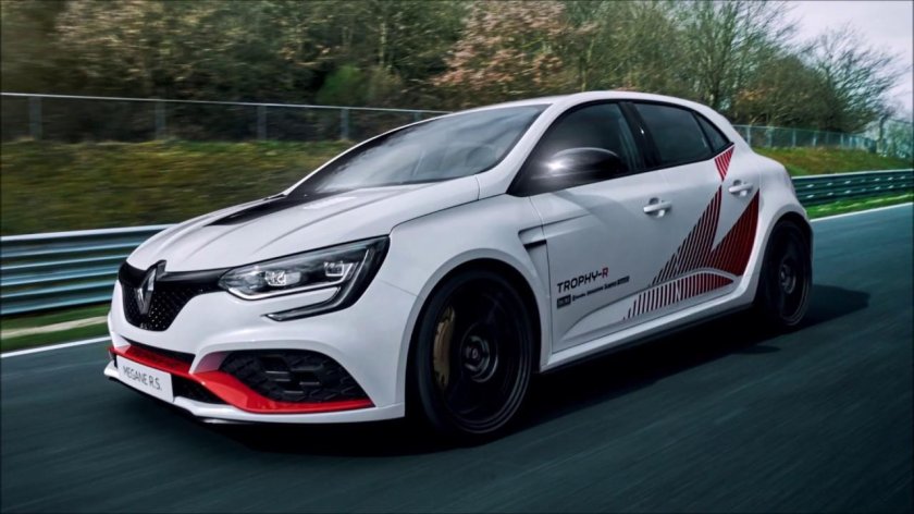 Renault Megane RS Trophy-r
