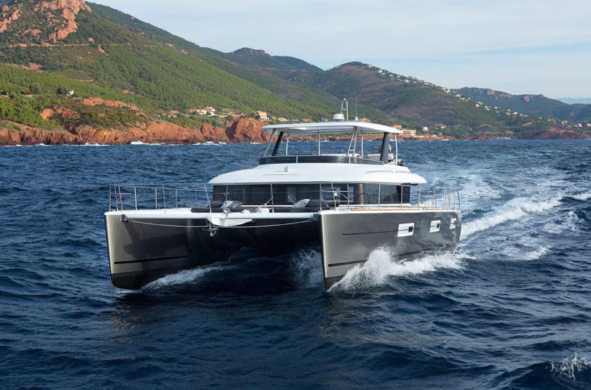 Моторный катамаран Лагуна 630