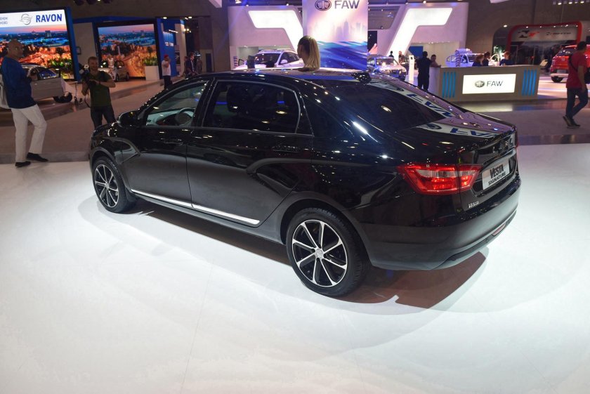 Удлиненная Лада Веста Signature