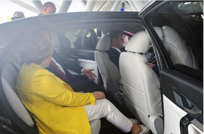 Удлиненная Лада Веста Signature